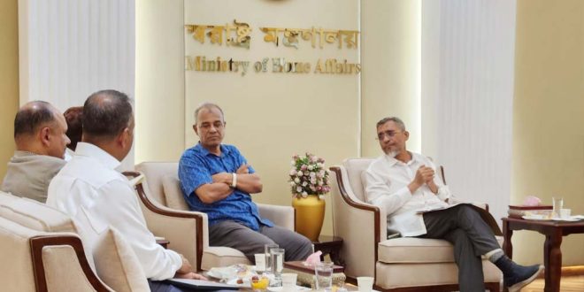 ‘তারেক রহমান শিগগিরই ফিরবেন, তার ফেরার ব্যাপারে আলোচনা হয়েছে: লুৎফুজ্জামান বাবর