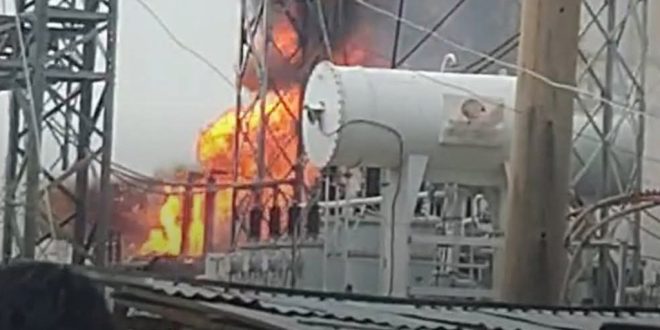 সাতক্ষীরায় একটি ট্রান্সফরমার বিস্ফোরিত হয়ে বিদ্যুৎহীন পুরো জেলা