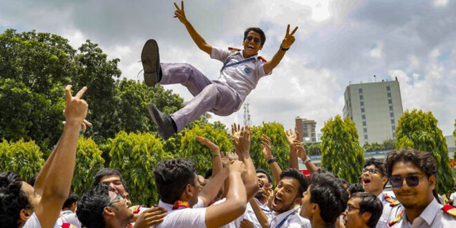 চলতি বছরের এসএসসি ও সমমানের ফল প্রকাশ, পাসের হার ৬৮.৪৫ শতাংশ
