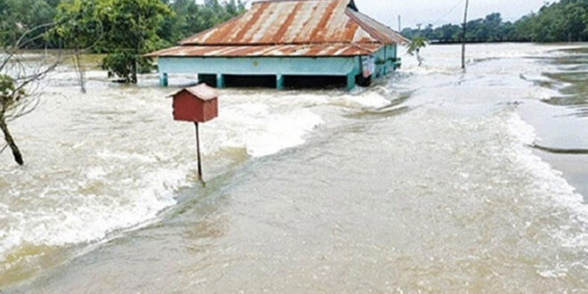 দেশের বিভিন্ন অঞ্চলে ভারী বৃষ্টিতে বাড়ছে প্রধান নদ-নদীর পানি, ৪ জেলায় বন্যার শঙ্কা