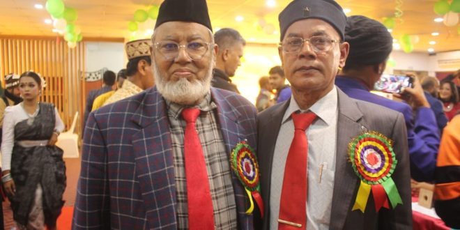 একটি অনুষ্ঠানে অন্তরঙ্গ মূহুর্তে নিউজ ফেয়ার গ্রুপ এর সম্পাদক