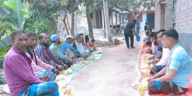 বাগমারায় ঝাড়গ্রাম আদর্শ গ্রামের বিশিষ্ট ব্যবসায়ী লোকমান আলীর উদ্যোগে ইফতার ও দোয়া মাহফিল অনুষ্ঠিত