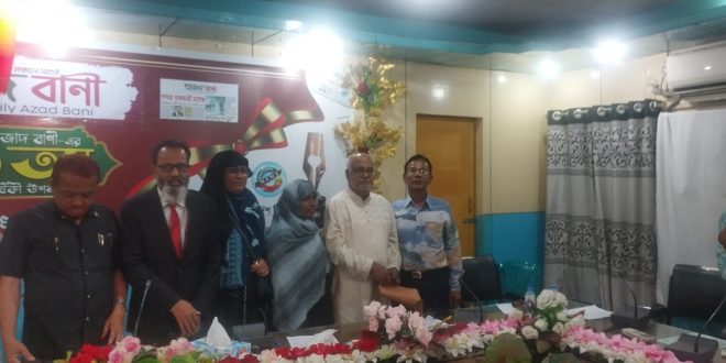 একটি অনুষ্ঠানে অন্তরঙ্গ মূহুর্তে নিউজ ফেয়ার গ্রুপ এর সম্পাদক